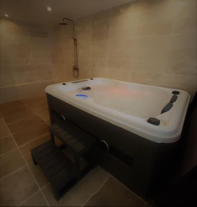 Nalan Orrygeois, Spa, Sauna, Proche Asterix Εξωτερικό φωτογραφία